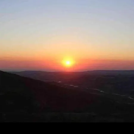 Hilltop 2-br With Sea Views, Terrace & Garden Apartment Dogliola