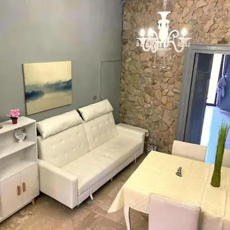 Hilltop 2-br With Sea Views, Terrace & Garden Apartment Dogliola