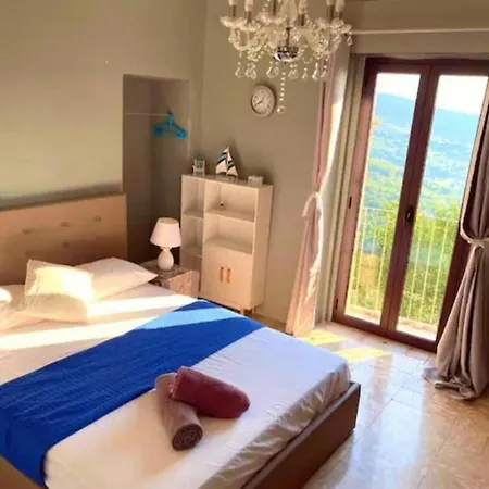 Hilltop 2-br With Sea Views, Terrace & Garden Dogliola