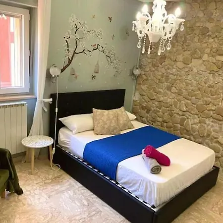 דירה Hilltop 2-br With Sea Views, Terrace & Garden *