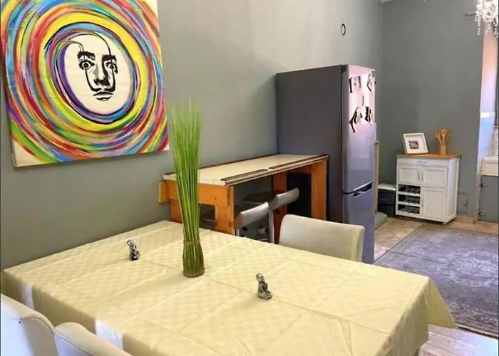 Hilltop 2-br With Sea Views, Terrace & Garden *