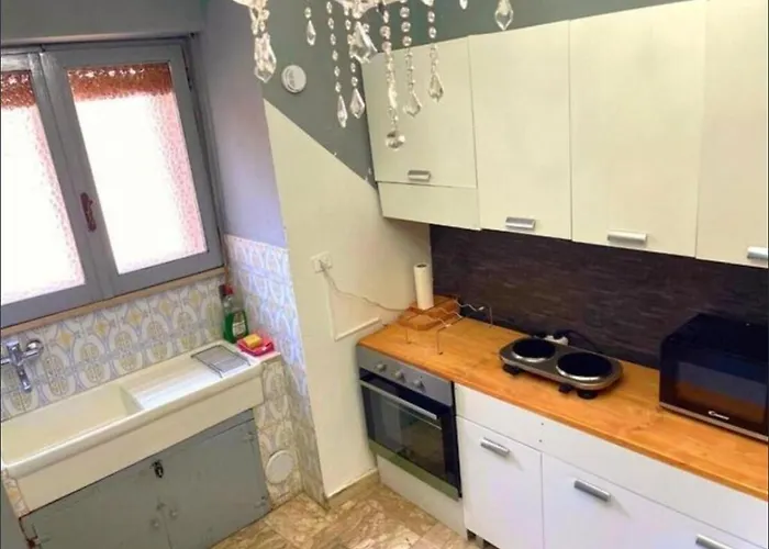 Hilltop 2-br With Sea Views, Terrace & Garden Appartement