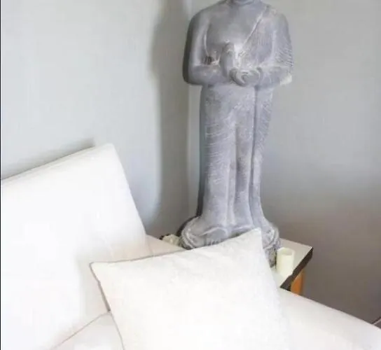 Hilltop 2-br With Sea Views, Terrace & Garden Appartement *